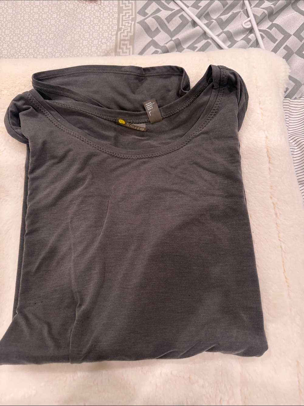 Zella Women's Dark Gray Short Sleeve Tee